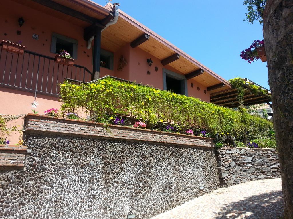 Etma Bed & Breakfast SantʼAlfio Eksteriør bilde