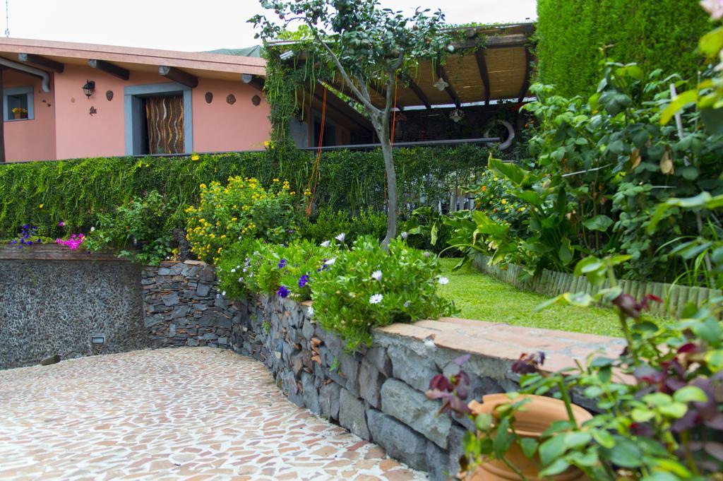 Etma Bed & Breakfast SantʼAlfio Eksteriør bilde